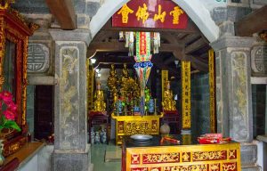 bich dong pagoda ninh binh trung alter shrine